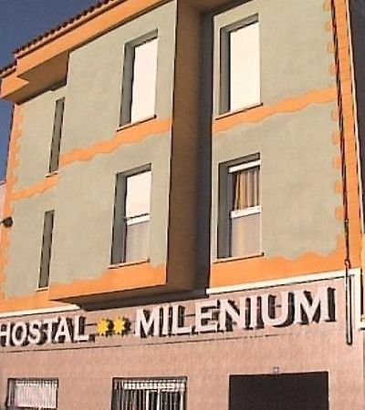 Hostal Milenium Els Monjos Екстер'єр фото